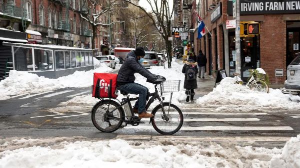 delivery-driver-city-street.jpg