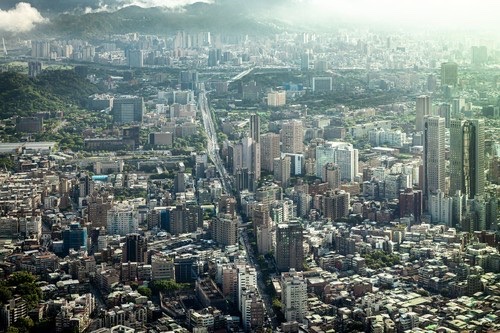 Daan Forest Park and Taipei city skyline near Guting