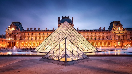 the louvre in paris